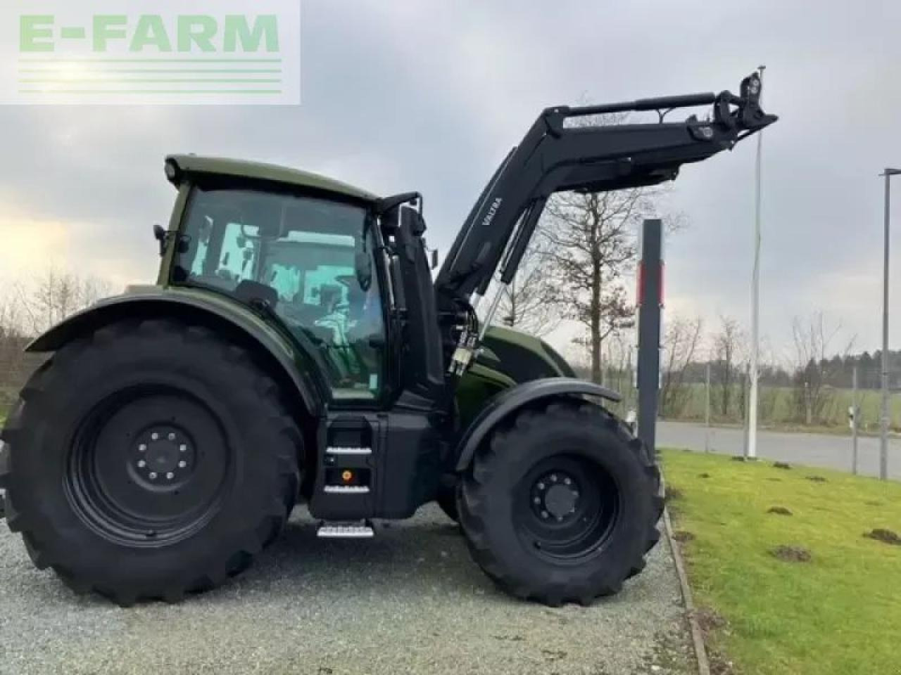 Valtra n155ea - Tracteur agricole: photos 1 Valtra n155ea - Tracteur agricole: photos 1