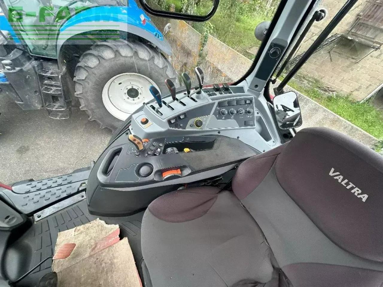 Valtra t 154 hi - Tracteur agricole: photos 4 Valtra t 154 hi - Tracteur agricole: photos 4
