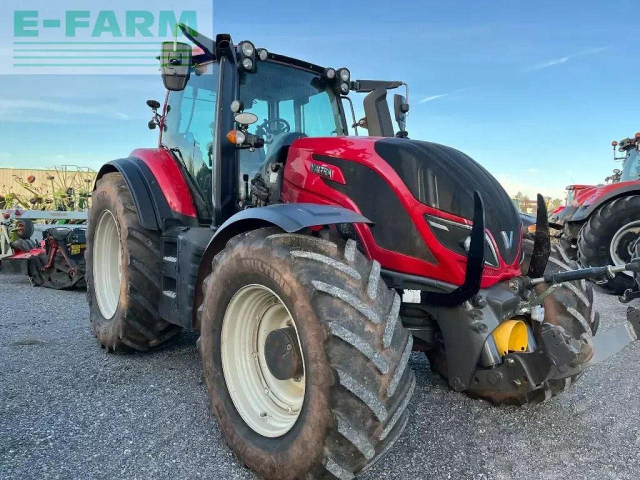 Valtra t 214 direct smarttouch Direct - Tracteur agricole: photos 4 Valtra t 214 direct smarttouch Direct - Tracteur agricole: photos 4
