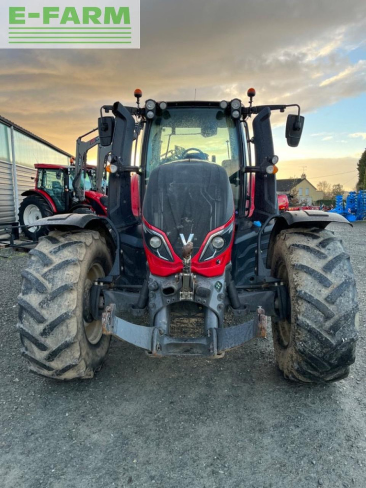 Tracteur agricole Valtra t144: photos 7