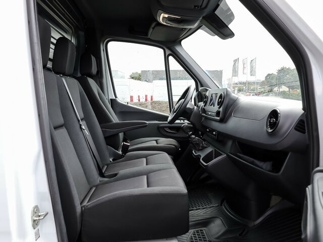 MERCEDES-BENZ Sprinter 317 CDI Kasten,L2H2,MBUX,Kamera - Fourgon utilitaire: photos 3 MERCEDES-BENZ Sprinter 317 CDI Kasten,L2H2,MBUX,Kamera - Fourgon utilitaire: photos 3