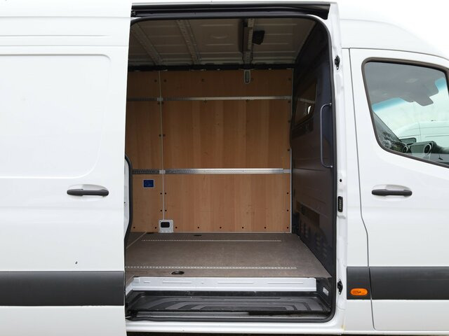 MERCEDES-BENZ Sprinter 317 Maxi,9GTronic,MBUX,Kamera - Fourgon utilitaire: photos 2 MERCEDES-BENZ Sprinter 317 Maxi,9GTronic,MBUX,Kamera - Fourgon utilitaire: photos 2