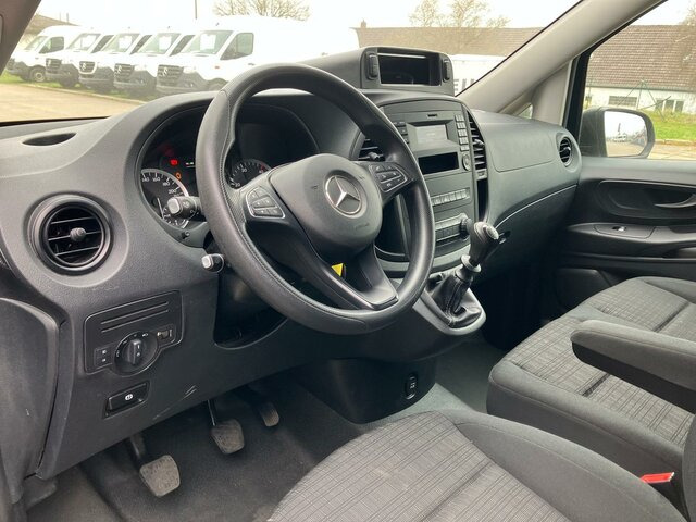 Photo d'intérieur 2: Fourgonnette MERCEDES-BENZ Vito114 Mixto Extralang,Klima,Tempomat,Standhzg
