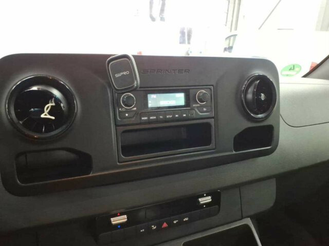 MERCEDES-BENZ eSprinter 312 Kasten FWD,Klima,Post Tür... - Fourgon utilitaire, Utilitaire électrique: photos 2 MERCEDES-BENZ eSprinter 312 Kasten FWD,Klima,Post Tür... - Fourgon utilitaire, Utilitaire électrique: photos 2