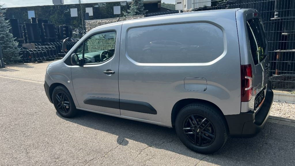Fourgon grand volume Citroën Berlingo 1.5 Blue HDI, Kasten, 8 Reifen, Klima: photos 8