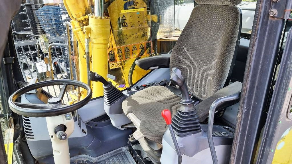 Pelle sur pneus Komatsu PW 140 Mobilbagger Powertilt Schnellwechsler MS 10: photos 11 Pelle sur pneus Komatsu PW 140 Mobilbagger Powertilt Schnellwechsler MS 10: photos 11