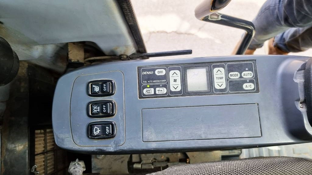 Pelle sur pneus Komatsu PW 140 Mobilbagger Powertilt Schnellwechsler MS 10: photos 16 Pelle sur pneus Komatsu PW 140 Mobilbagger Powertilt Schnellwechsler MS 10: photos 16