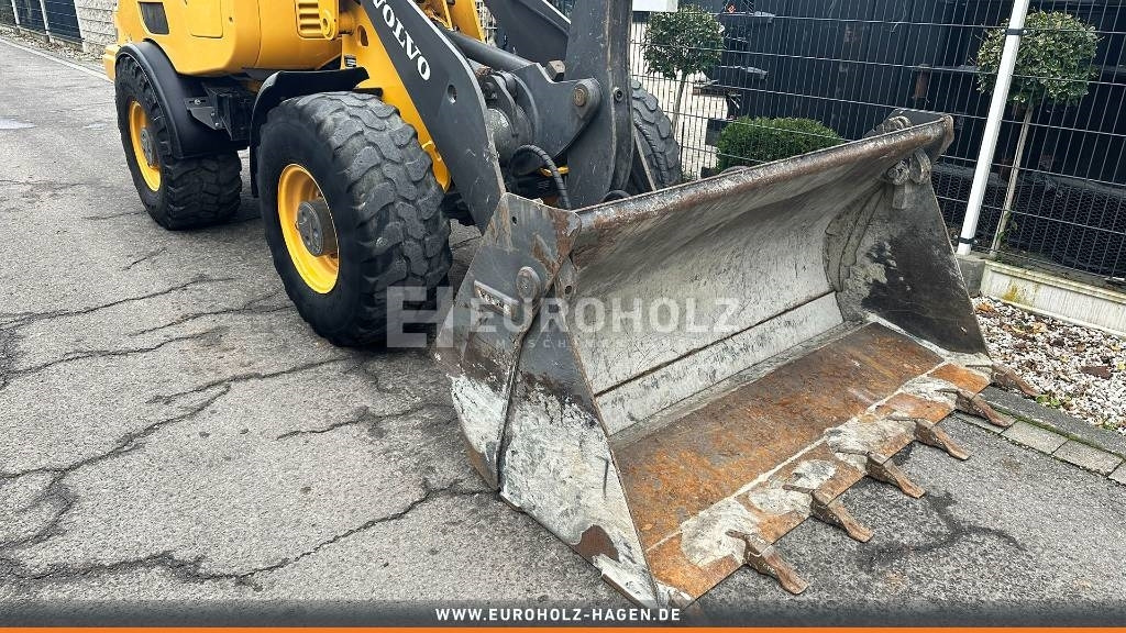 Volvo L 28 F, Radlader, hydr. Schnellwechsler, Schaufel - Chargeuse sur pneus: photos 5 Volvo L 28 F, Radlader, hydr. Schnellwechsler, Schaufel - Chargeuse sur pneus: photos 5