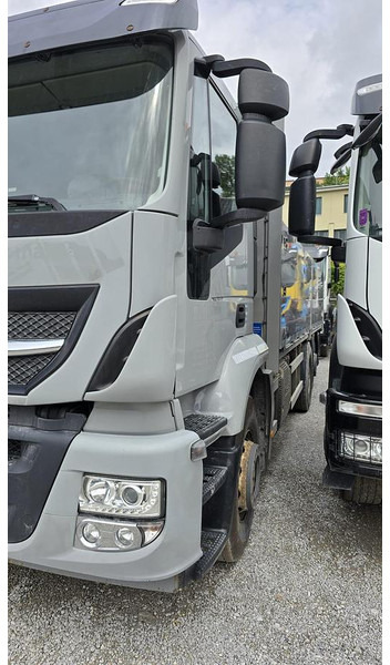 Iveco Stralis 6x2 Baustoffpritsche mit Hiab 228-E5 Kran - Camion plateau: photos 3 Iveco Stralis 6x2 Baustoffpritsche mit Hiab 228-E5 Kran - Camion plateau: photos 3