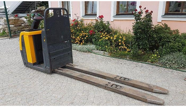 Jungheinrich ECE 225 Komissionierer - Chariot élévateur: photos 2 Jungheinrich ECE 225 Komissionierer - Chariot élévateur: photos 2