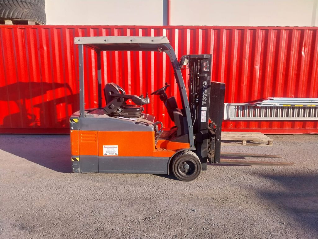 Toyota 7FBEF 20 - Chariot élévateur électrique: photos 3 Toyota 7FBEF 20 - Chariot élévateur électrique: photos 3