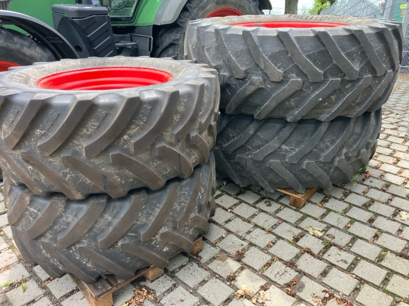 Fendt 724 Profi Plus inkl. 2. Radsatz/ EGNOS- Signal - Tracteur agricole: photos 2 Fendt 724 Profi Plus inkl. 2. Radsatz/ EGNOS- Signal - Tracteur agricole: photos 2