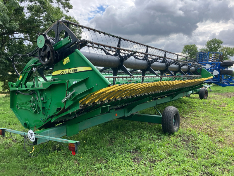 Moissonneuse-batteuse John Deere 630R mit Sonnenblumenvorsatz: photos 6