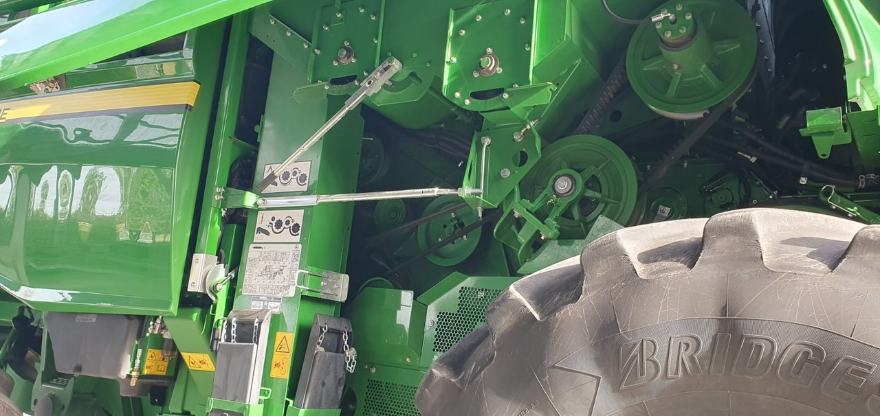 John Deere T560 - Moissonneuse-batteuse: photos 2 John Deere T560 - Moissonneuse-batteuse: photos 2