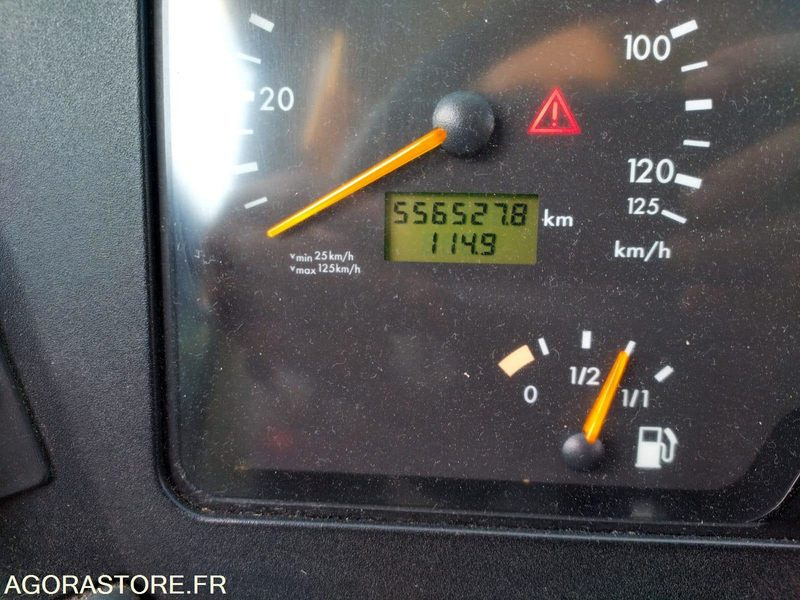 AUTOCAR SETRA 415 GT / 2006 / 556527 KM / 49 PLACES+WC / BVM / 1ERE MAIN - Autocar: photos 5 AUTOCAR SETRA 415 GT / 2006 / 556527 KM / 49 PLACES+WC / BVM / 1ERE MAIN - Autocar: photos 5