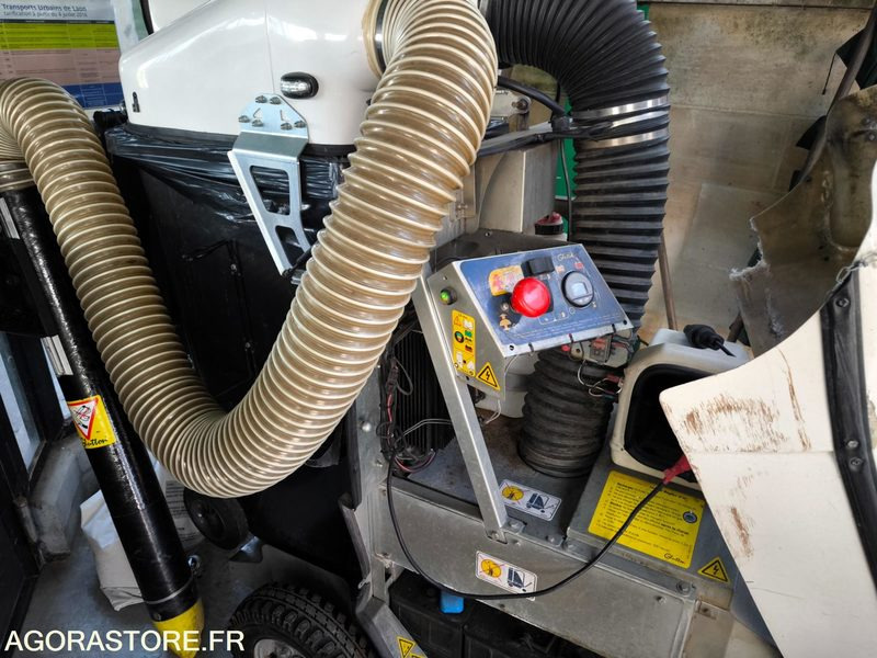 Aspirateur à déchets de voirie GLUTTON MA866 - Aspirateur industriel: photos 2 Aspirateur à déchets de voirie GLUTTON MA866 - Aspirateur industriel: photos 2