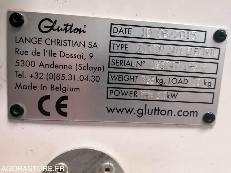 Aspirateur de voirie électrique Glutton - Aspirateur industriel: photos 2 Aspirateur de voirie électrique Glutton - Aspirateur industriel: photos 2