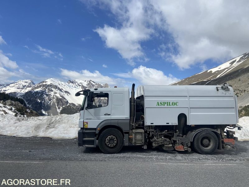 BALAYEUSE LAVEUSE THP MERCEDES BH9 ANNEE 2012 - 246000KMS - Balayeuse de voirie: photos 2 BALAYEUSE LAVEUSE THP MERCEDES BH9 ANNEE 2012 - 246000KMS - Balayeuse de voirie: photos 2