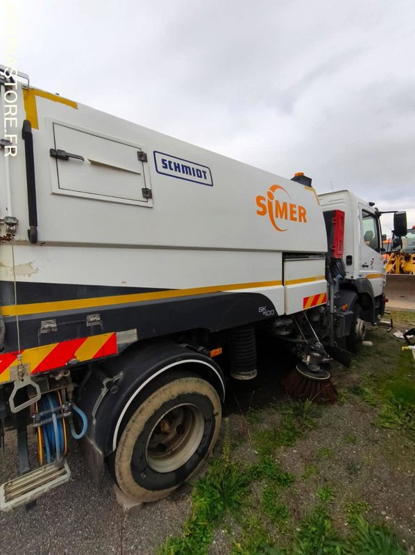 BALAYEUSE MERCEDES ATEGO 95000kms 2019 - Balayeuse de voirie: photos 3 BALAYEUSE MERCEDES ATEGO 95000kms 2019 - Balayeuse de voirie: photos 3