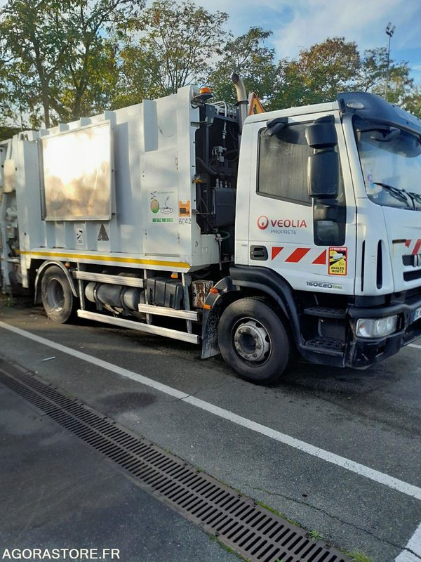 BOM 16T IVECO GNC NON ROULANT( 6042-66ICAM571X) - Benne à ordures ménagères: photos 3 BOM 16T IVECO GNC NON ROULANT( 6042-66ICAM571X) - Benne à ordures ménagères: photos 3