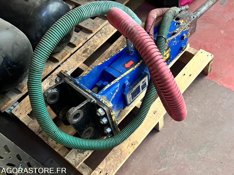 BRH brise roche hydraulique ARDEN AB0082DA - Année 2021 - Pour pelle de 1 à 3T - Matériel de chantier: photos 2 BRH brise roche hydraulique ARDEN AB0082DA - Année 2021 - Pour pelle de 1 à 3T - Matériel de chantier: photos 2