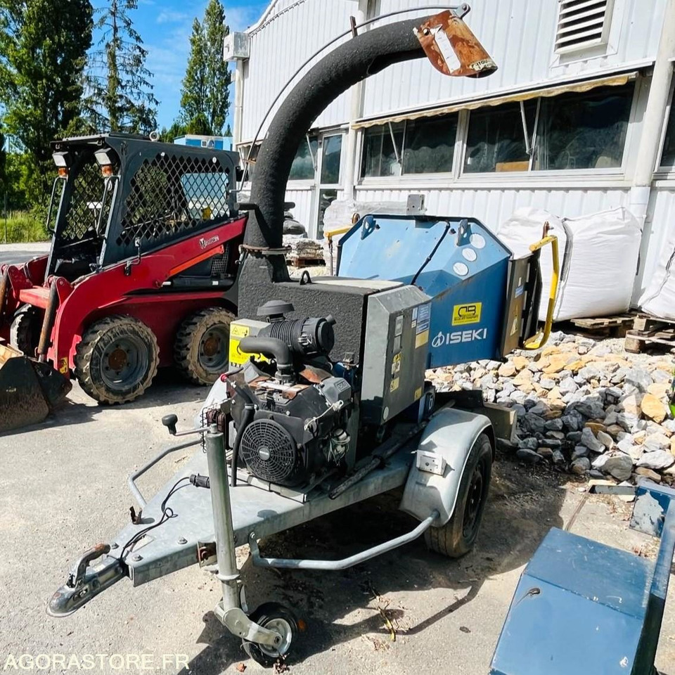 BROYEUR A BRANCHES ISEKI 150M - ANNÉE 2010 - Broyeur de végétaux: photos 2 BROYEUR A BRANCHES ISEKI 150M - ANNÉE 2010 - Broyeur de végétaux: photos 2