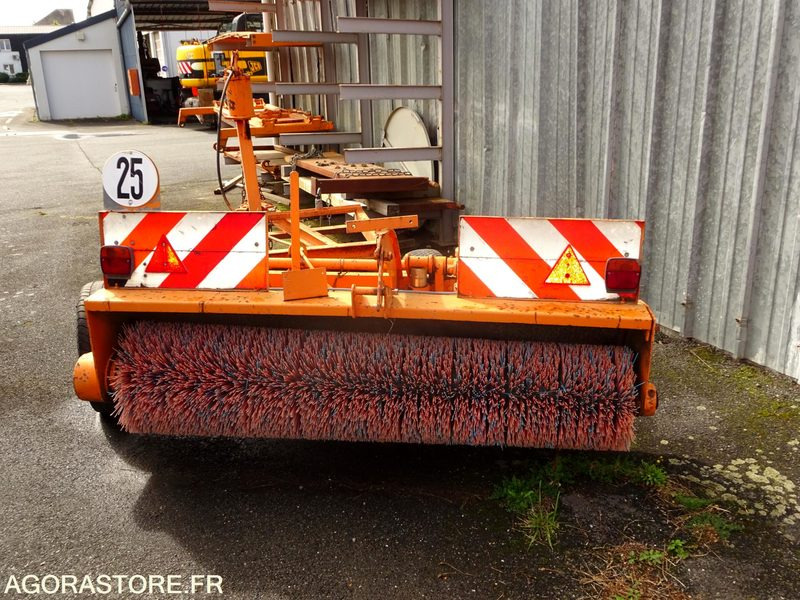 Balayeuse - Balayeuse de voirie: photos 3 Balayeuse - Balayeuse de voirie: photos 3