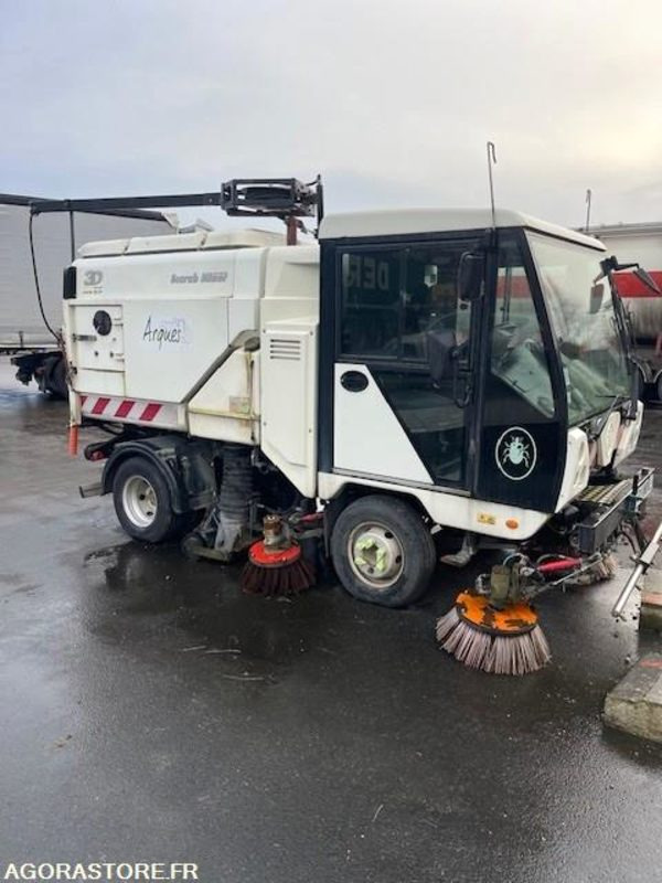 Balayeuse Scarab Minor Euro 5 - 7550 heures et 41016km - 2011 - Balayeuse de voirie: photos 2 Balayeuse Scarab Minor Euro 5 - 7550 heures et 41016km - 2011 - Balayeuse de voirie: photos 2
