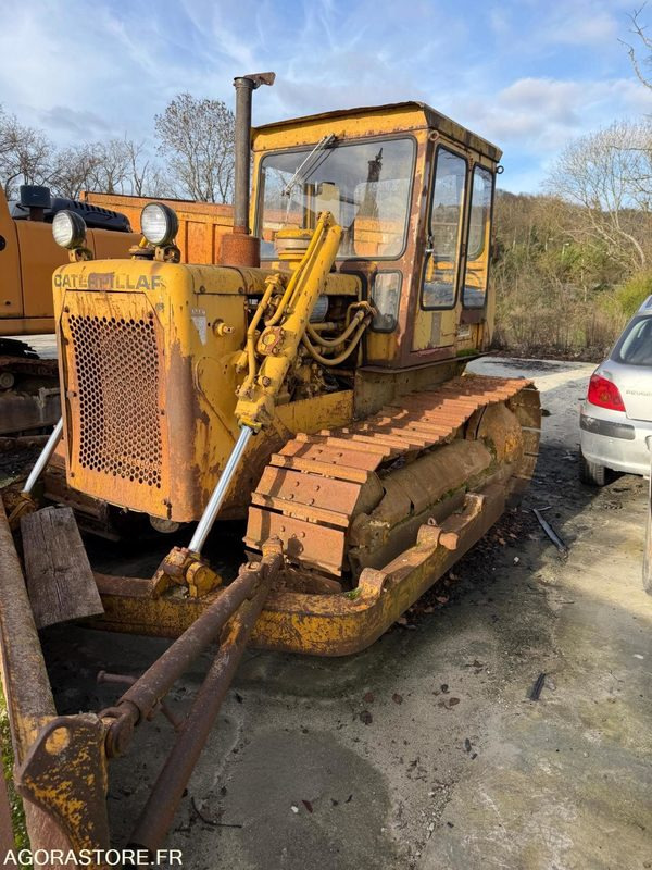 Bulldozer Caterpillar D4D - 4800H - 1975 - Bulldozer: photos 3 Bulldozer Caterpillar D4D - 4800H - 1975 - Bulldozer: photos 3