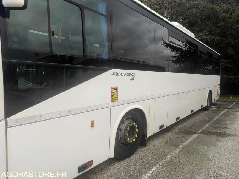 CAR IRISBUS - RECREO - MEC2009 / 620300 KM - AH663NW (19895) - Bus scolaire: photos 3 CAR IRISBUS - RECREO - MEC2009 / 620300 KM - AH663NW (19895) - Bus scolaire: photos 3