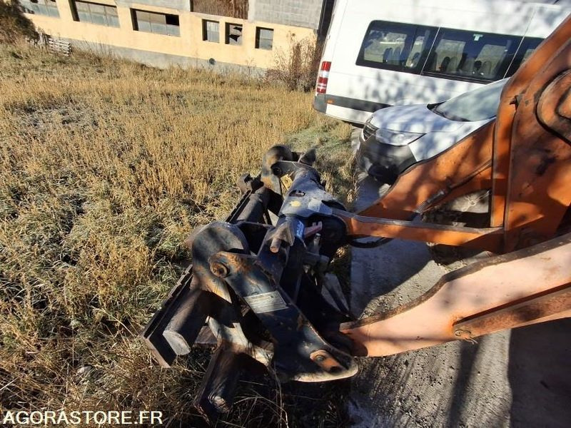 CHARGEUR FIAT HITACHI W110 A + FOURCHES + GODET + ETRAVE - Chargeuse: photos 4 CHARGEUR FIAT HITACHI W110 A + FOURCHES + GODET + ETRAVE - Chargeuse: photos 4