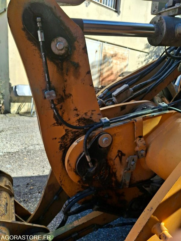 CHARGEUSE CASE 521 F N° DE SERIE NDHE12059 - Chargeuse: photos 5 CHARGEUSE CASE 521 F N° DE SERIE NDHE12059 - Chargeuse: photos 5