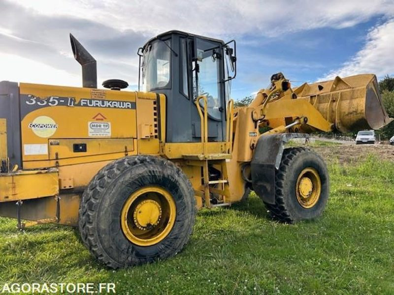 CHARGEUSE FURUKAWA 335 - 2000 - 5800 HEURES - Chargeuse: photos 1 CHARGEUSE FURUKAWA 335 - 2000 - 5800 HEURES - Chargeuse: photos 1