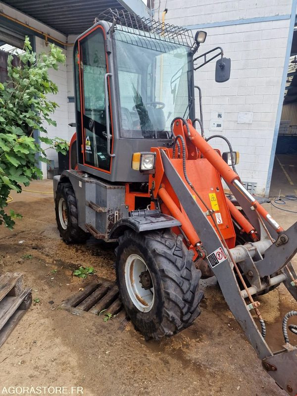 CHARGEUSE SUR PNEUS EVERUN ER08 EASY DIESEL 24CV - 2017 - 580 heures - Chargeuse: photos 2 CHARGEUSE SUR PNEUS EVERUN ER08 EASY DIESEL 24CV - 2017 - 580 heures - Chargeuse: photos 2