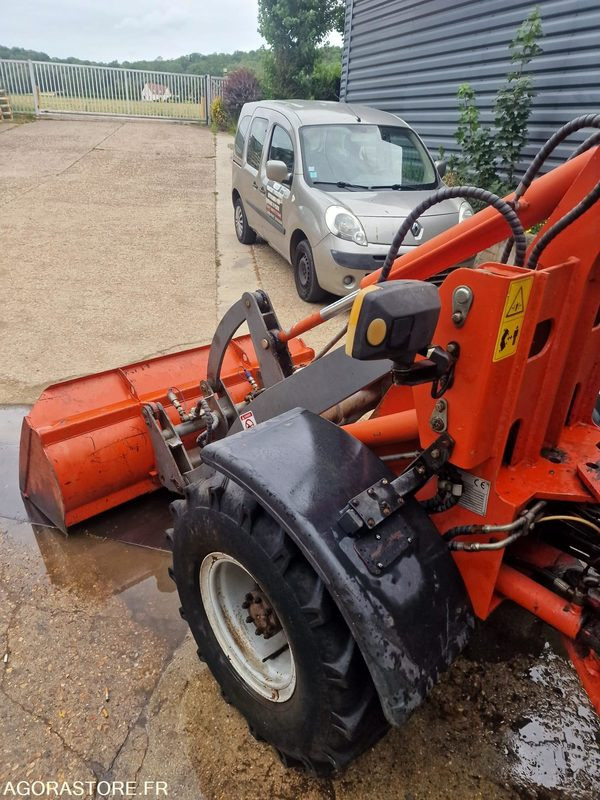 CHARGEUSE SUR PNEUS EVERUN ER08 EASY DIESEL 24CV - 2017 - 580 heures - Chargeuse: photos 4 CHARGEUSE SUR PNEUS EVERUN ER08 EASY DIESEL 24CV - 2017 - 580 heures - Chargeuse: photos 4