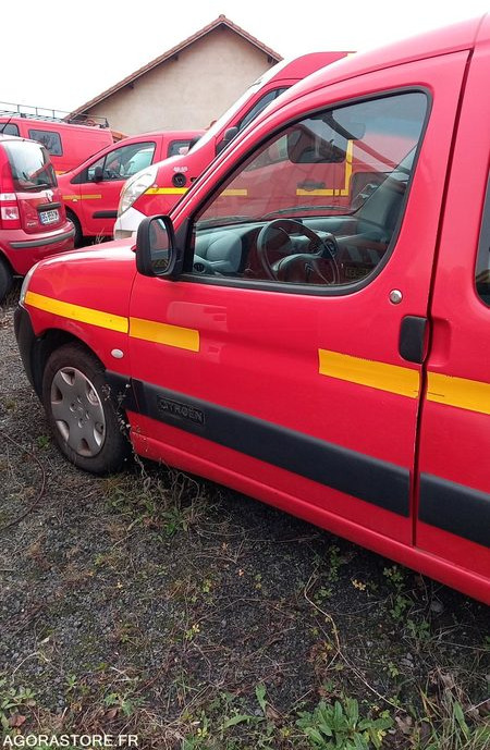 CITROËN - BERLINGO - 2004 - 137974KM - 22BET57 - Fourgonnette: photos 4 CITROËN - BERLINGO - 2004 - 137974KM - 22BET57 - Fourgonnette: photos 4