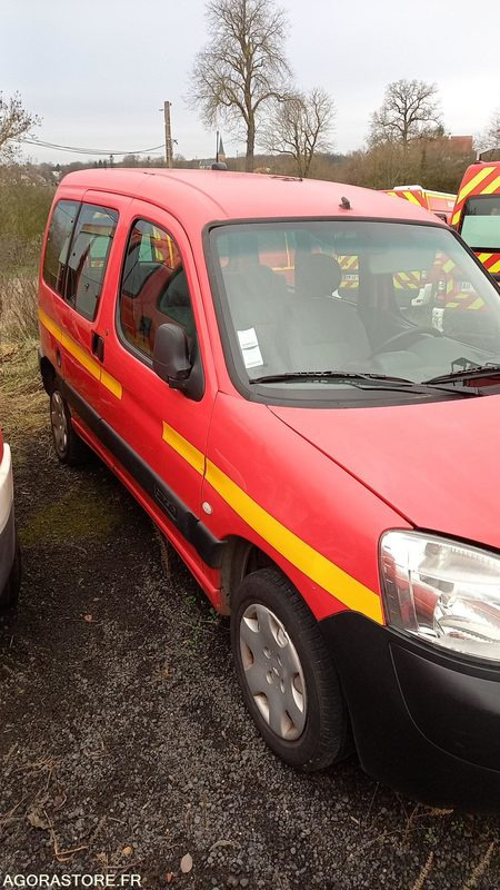 CITROËN - BERLINGO - 2004 - 137974KM - 22BET57 - Fourgonnette: photos 3 CITROËN - BERLINGO - 2004 - 137974KM - 22BET57 - Fourgonnette: photos 3