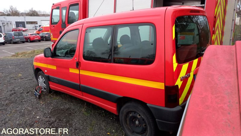 CITROËN - BERLINGO - 2004 - 171690KM - 28BET57 - Fourgonnette: photos 4 CITROËN - BERLINGO - 2004 - 171690KM - 28BET57 - Fourgonnette: photos 4