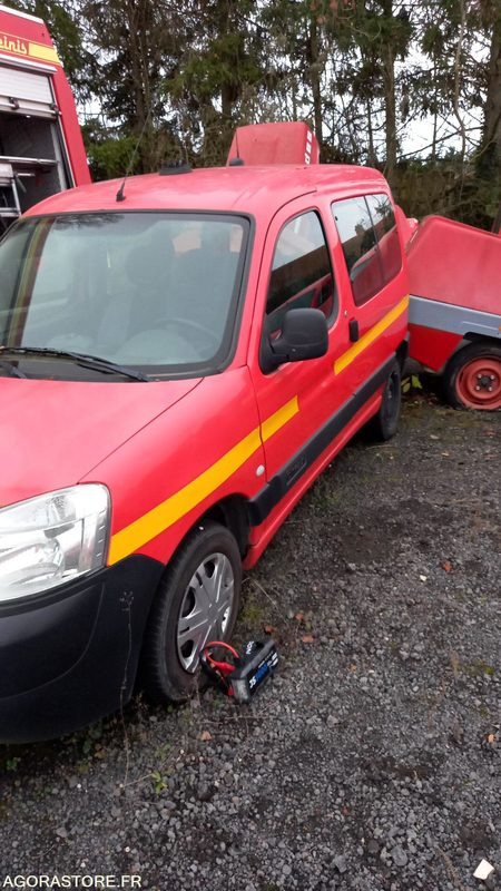 CITROËN - BERLINGO - 2004 - 171690KM - 28BET57 - Fourgonnette: photos 2 CITROËN - BERLINGO - 2004 - 171690KM - 28BET57 - Fourgonnette: photos 2