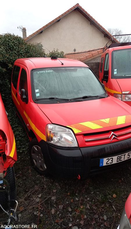 CITROËN - BERLINGO - 2004 - 172695km - 23BET57 - Fourgonnette: photos 2 CITROËN - BERLINGO - 2004 - 172695km - 23BET57 - Fourgonnette: photos 2