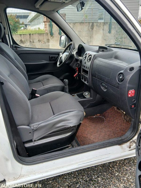 Fourgonnette CITROEN BERLINGO - 2009 - 87651km: photos 8 Fourgonnette CITROEN BERLINGO - 2009 - 87651km: photos 8