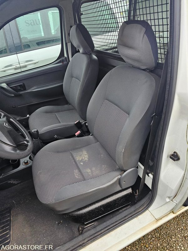 CITROEN BERLINGO - 2010 - 221150KM - BE642VQ - Fourgonnette: photos 5 CITROEN BERLINGO - 2010 - 221150KM - BE642VQ - Fourgonnette: photos 5