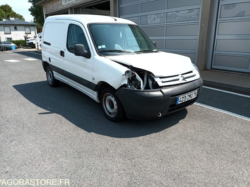 CITROEN Berlingo - 423 CMQ 78 - Fourgonnette: photos 1 CITROEN Berlingo - 423 CMQ 78 - Fourgonnette: photos 1