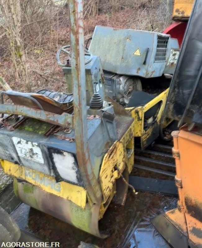 COMPACTEUR BOMAG BW100 AD-3 1995 POUR PIECES - Compacteur: photos 1 COMPACTEUR BOMAG BW100 AD-3 1995 POUR PIECES - Compacteur: photos 1