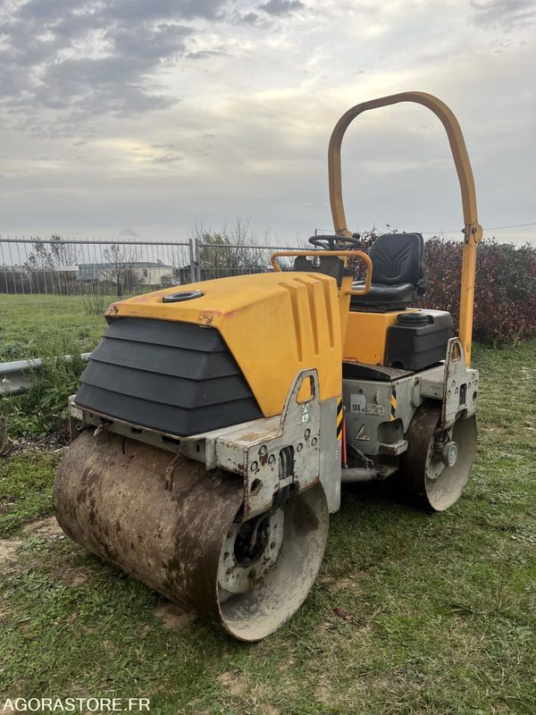 COMPACTEUR DOUBLE BILLE - Compacteur: photos 1 COMPACTEUR DOUBLE BILLE - Compacteur: photos 1