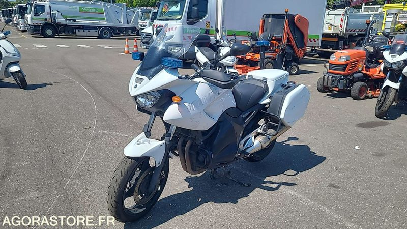 CR 974 YM - YAMAHA TDM900 - 2013 - 78951KM - Motocyclette: photos 2 CR 974 YM - YAMAHA TDM900 - 2013 - 78951KM - Motocyclette: photos 2