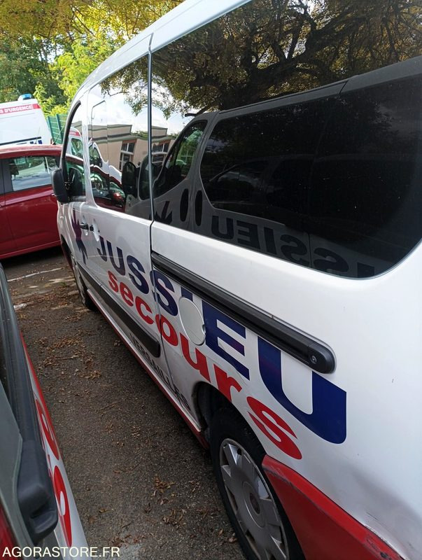 CY-838-MR - Non Roulant - FIAT SCUDO - VASP - "PP" - CG HS - 220 715 Kms - Ambulance: photos 4 CY-838-MR - Non Roulant - FIAT SCUDO - VASP - "PP" - CG HS - 220 715 Kms - Ambulance: photos 4