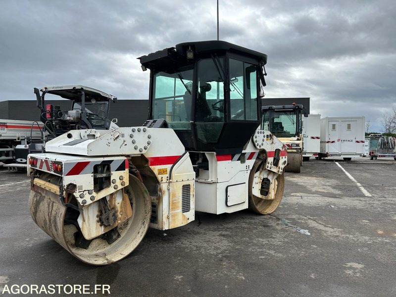 CYLINDRE TANDEM DYNAPAC CC224 HF - 2013 - 7133 Hrs  - 2013 / 7133H (M79670) - Compacteur: photos 3 CYLINDRE TANDEM DYNAPAC CC224 HF - 2013 - 7133 Hrs  - 2013 / 7133H (M79670) - Compacteur: photos 3