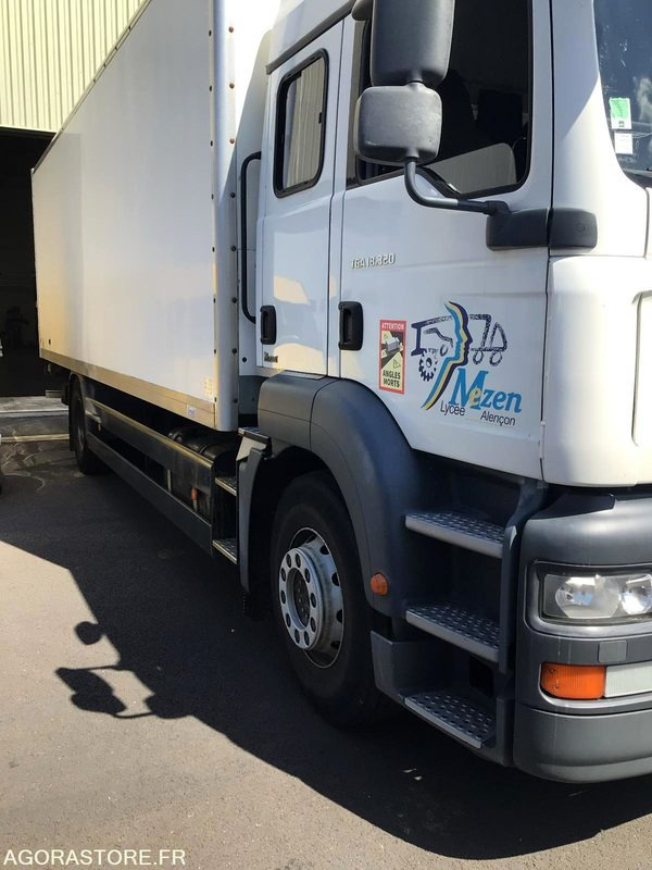 CAMION PORTEUR - Camion: photos 2 CAMION PORTEUR - Camion: photos 2