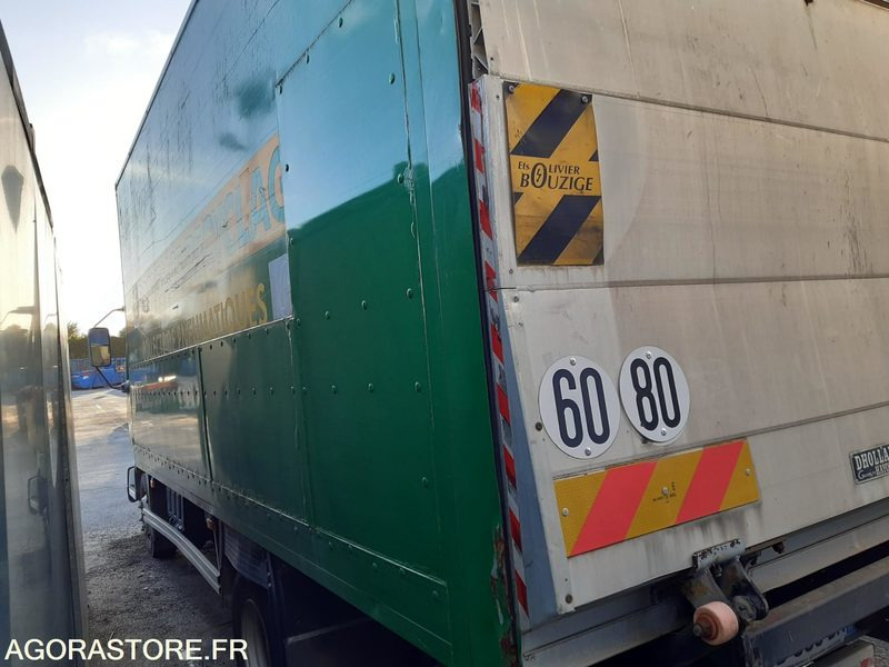FOURGON RENAULT 10T - CD388BR - Camion: photos 3 FOURGON RENAULT 10T - CD388BR - Camion: photos 3